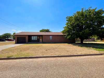 401 Avenue J, Hale Center, TX, 79041
