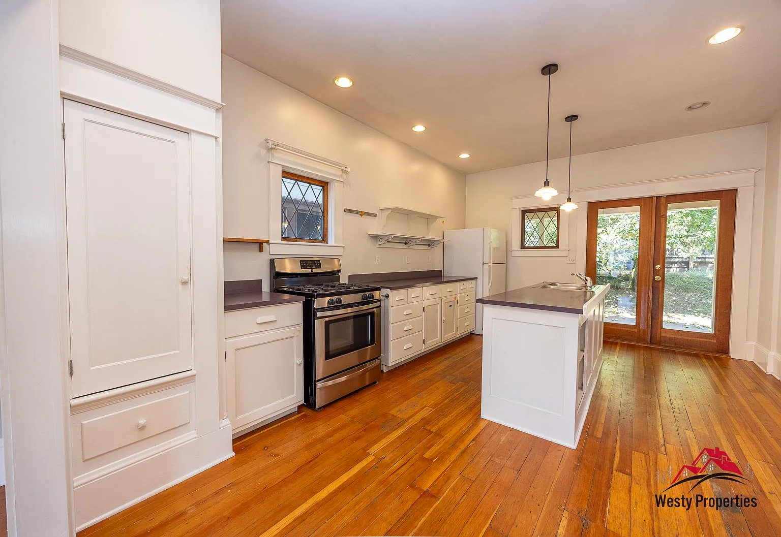 2445 SE Belmont St — Photo 2