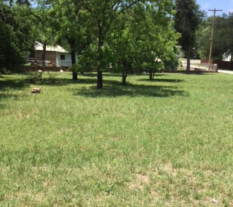 2nd image of 415 NE 8th Ave