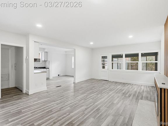 3rd image of 20426 Picadilly Rd