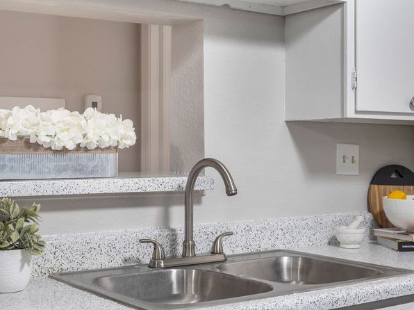 10011 S Sheridan Rd #325