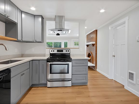 4th image of 4411 62nd St NW