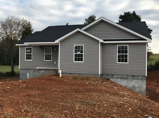 1305 Fox Meadow Cir, Bristol, TN 37618