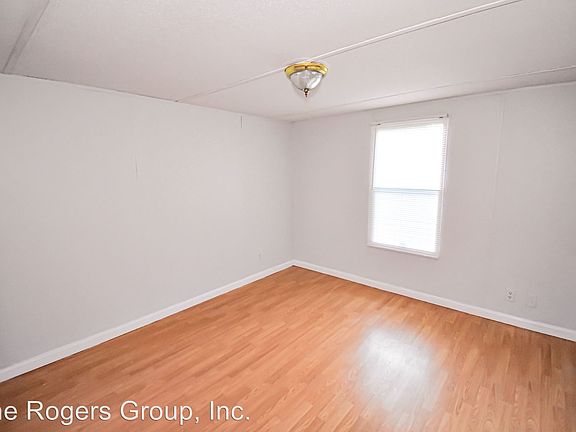 3rd image of 76 Dogwood Dr