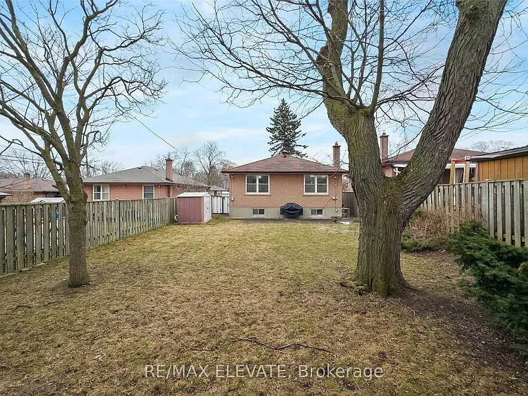 56 Amberdale Dr — Photo 16