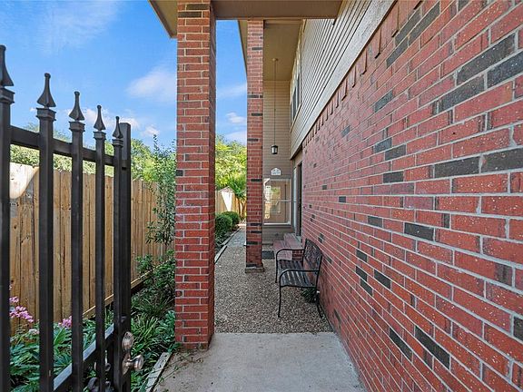 3rd image of 6639 Queensclub Drive