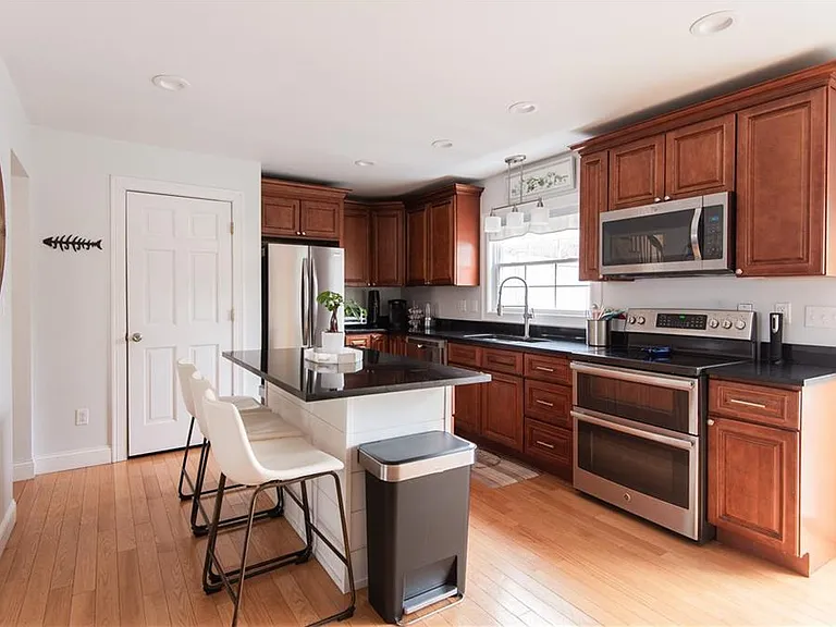 88 Kay St — Photo 16