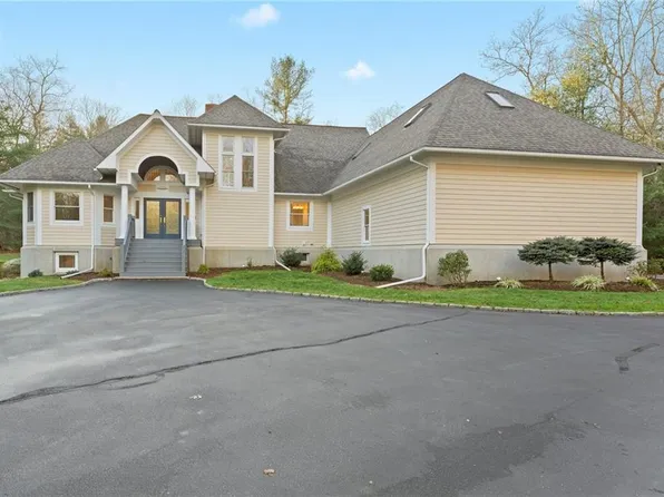11 Windrose Cir, Exeter, RI 02822