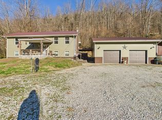 99 Adler Ln, Comfort, WV 25049