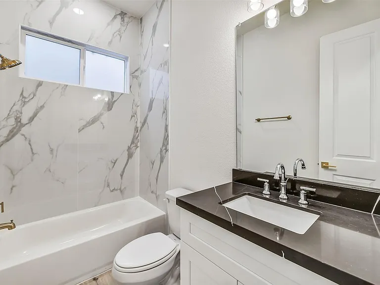5906 Saint Augustine St #C — Photo 28