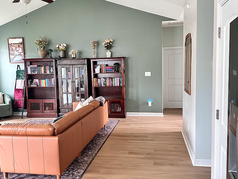 319 Adobe Ln — Photo 8