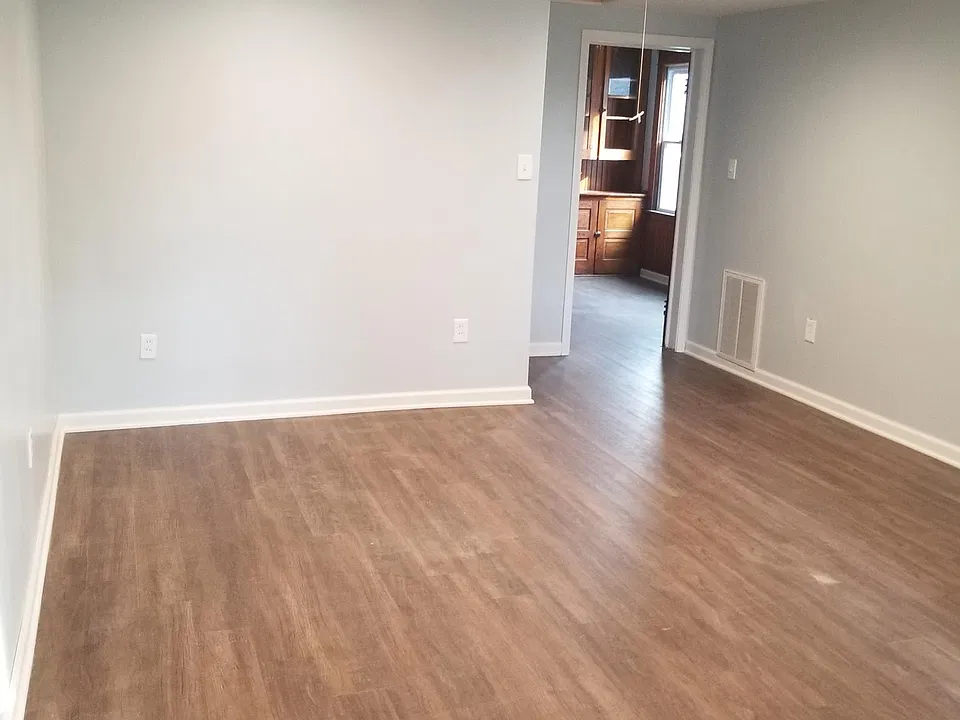 156 Goembel Ave #2