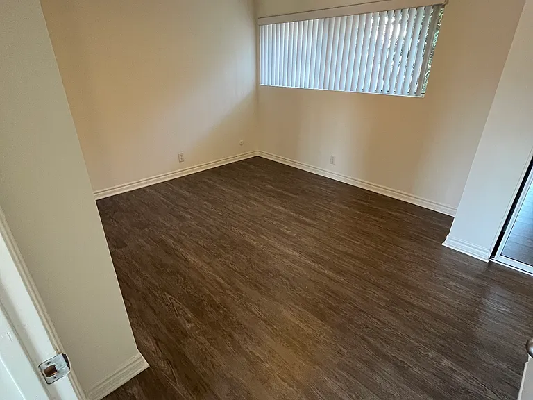 Pinetree Anaheim Apartments — Photo 7