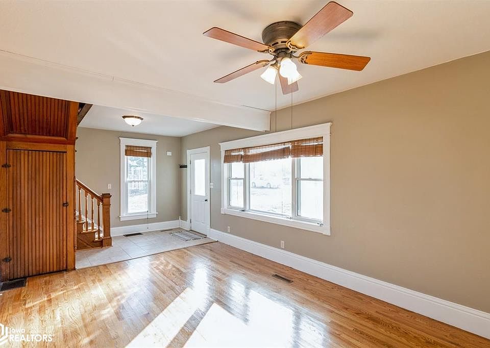 608 S Center St, Zearing, IA 50278 Zillow