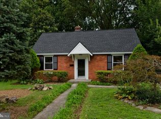 6819 Jackson Ave, Falls Church, VA 22042