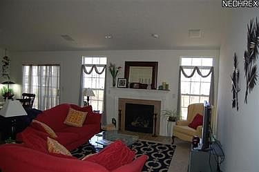 2nd image of 8827 Oakbrook Cir