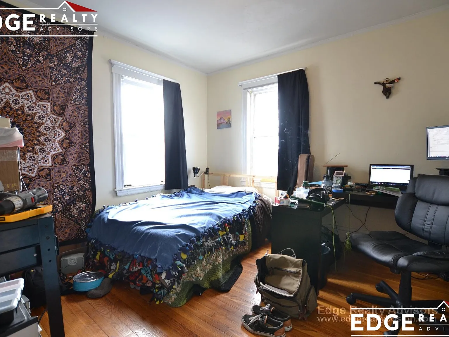 4 bed, 1300 sqft, $4,300 — Photo 4