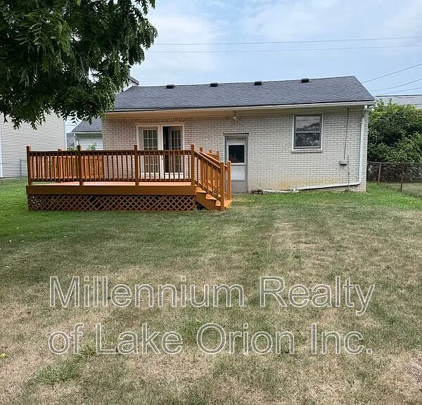 34019 Garfield Rd — Photo 15