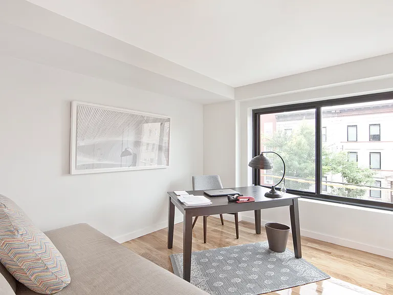 387 Bleecker St #2B — Photo 6