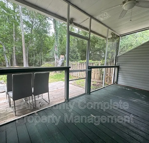 8550 Sturbridge Cir W — Photo 10