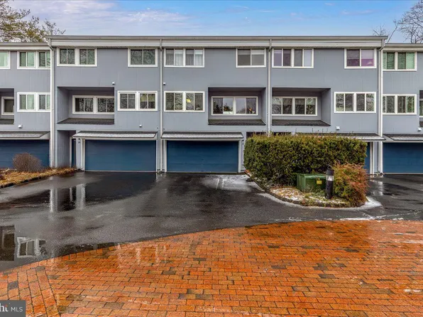31 Richard Ct, Princeton, NJ 08540