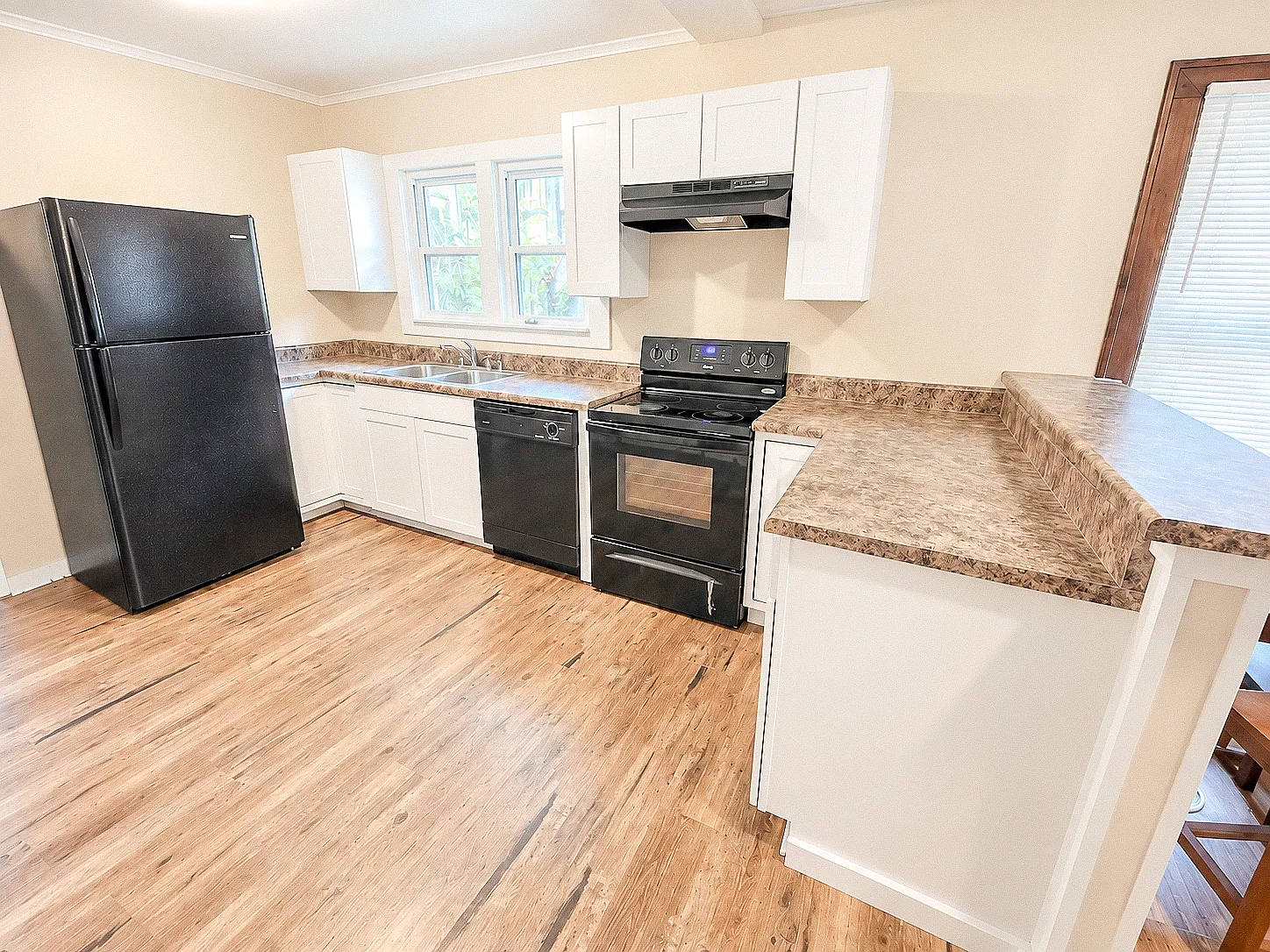 3 bed, 988 sqft, $2,175 — Photo 4