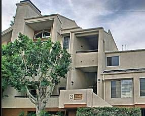 3rd image of 5530 Owensmouth Ave APT 103