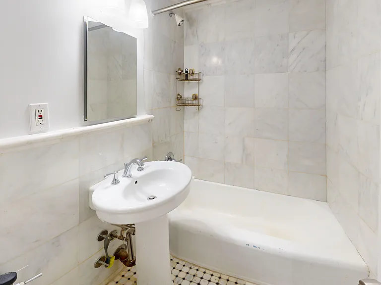 338 E 70th St #3D — Photo 9