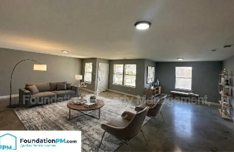 555 Monteagle Dr — Photo 8