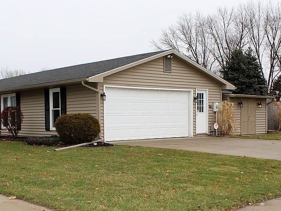 3rd image of 3212 Country Park Ln