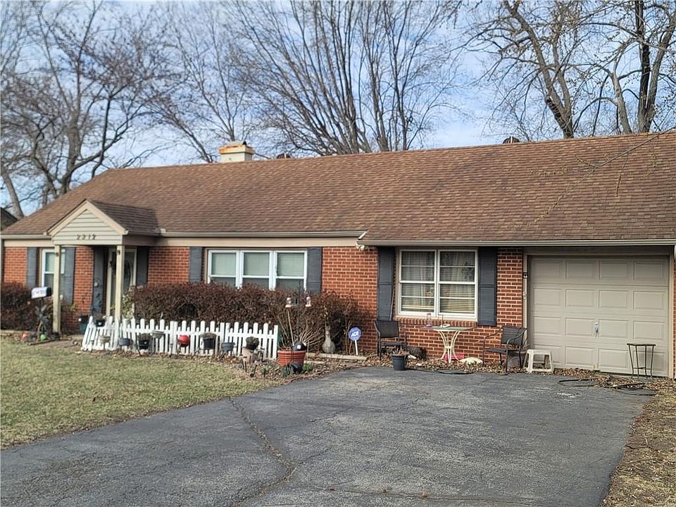 2nd image of 2312 W 78th St