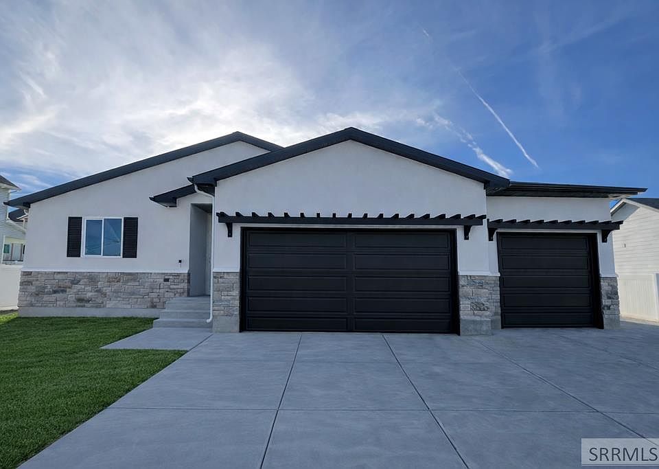 1st image of 2097 Magellan Loop