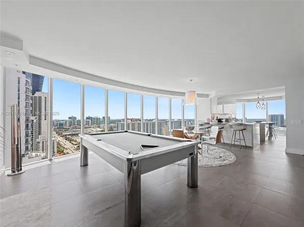 17555 Collins Ave, Sunny Isles Beach, FL