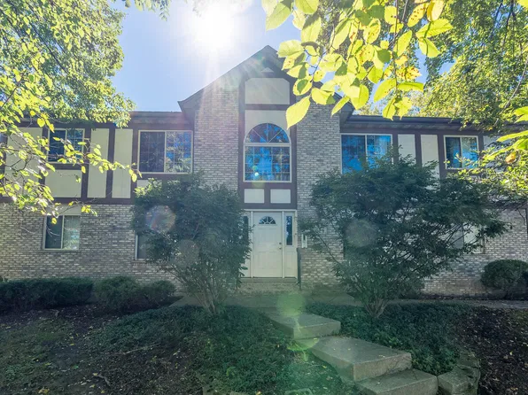 529 E 9th St #2, Lockport, IL 60441