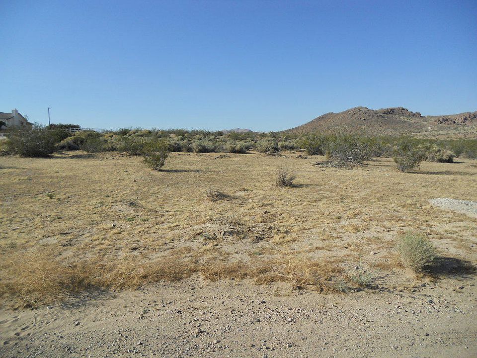 2nd image of Felsite Ave