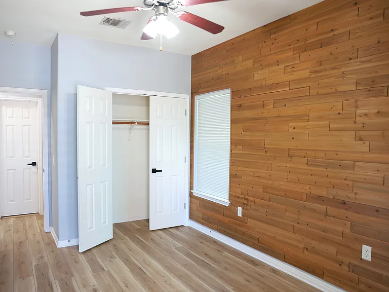 1306 Chicon St — Photo 27
