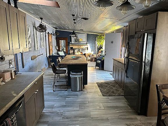 4th image of 6407 Sunnyside Dr