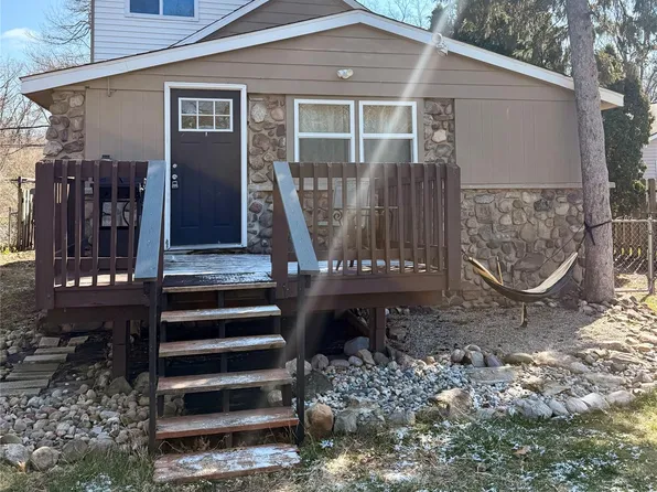 3426 Maple Rdg, Highland, MI 48356