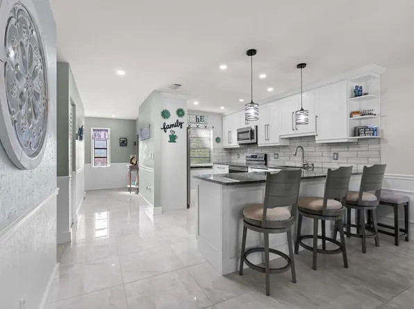 21215 Lago Circle #F, Boca Raton, FL 33433