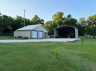 401/407 Locust St, Eskridge, KS 66423
