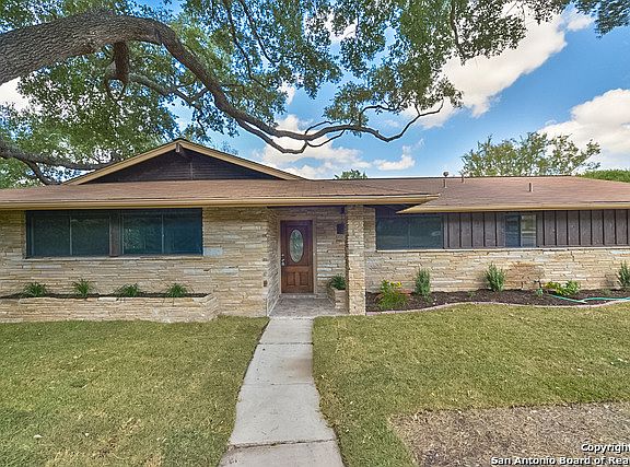 4th image of 3215 Northridge Dr