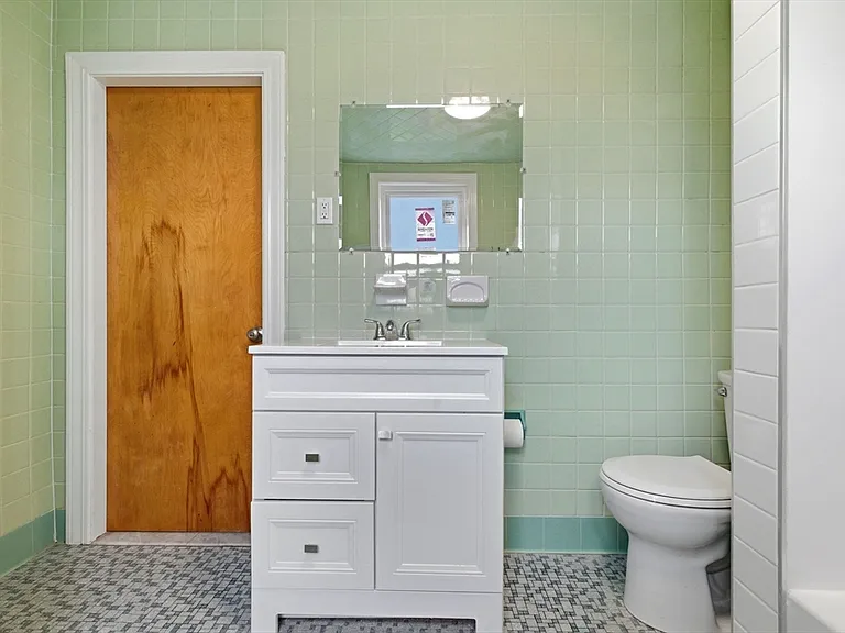 84 Margin St #2 — Photo 11