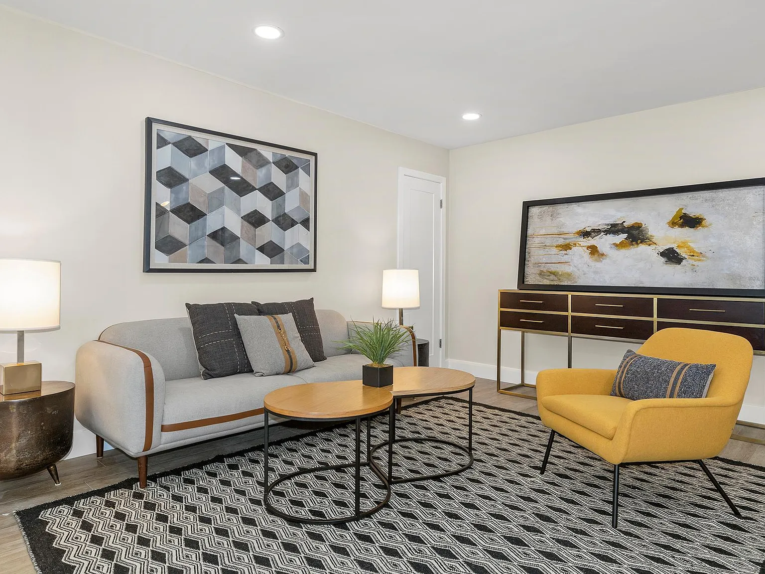Kling Trio Apartments — Photo 4