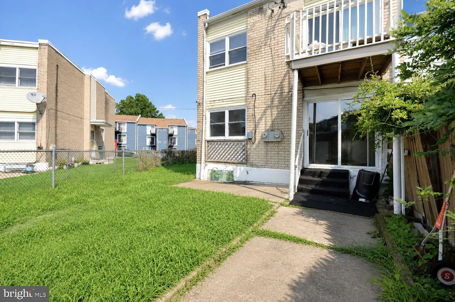 2 bed, 1600 sqft, $1,600 — Photo 4