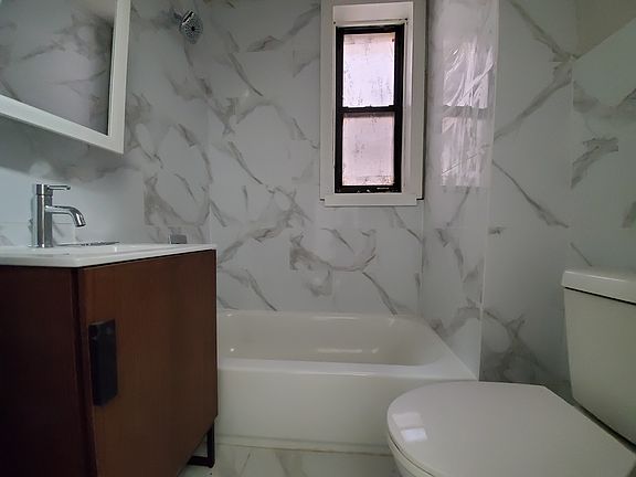 5th image of 225 Academy St #2E