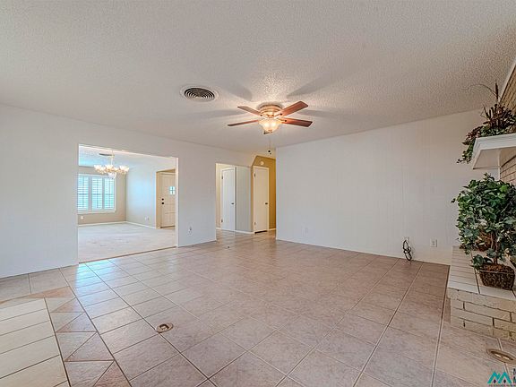 5th image of 1923 N Blanco Dr
