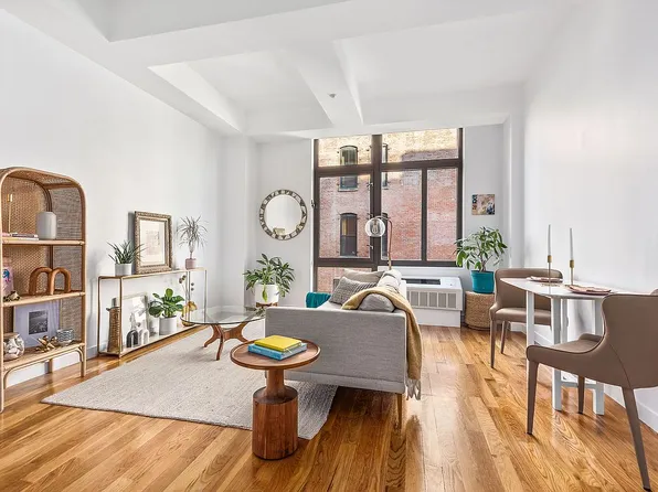 122 West St APT 3B, Brooklyn, NY 11222
