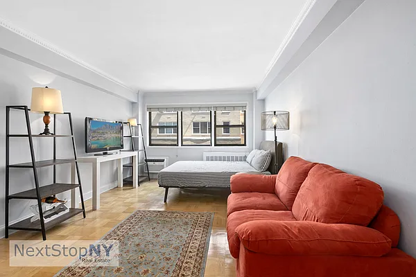 Rented by NextStopNY | media 10