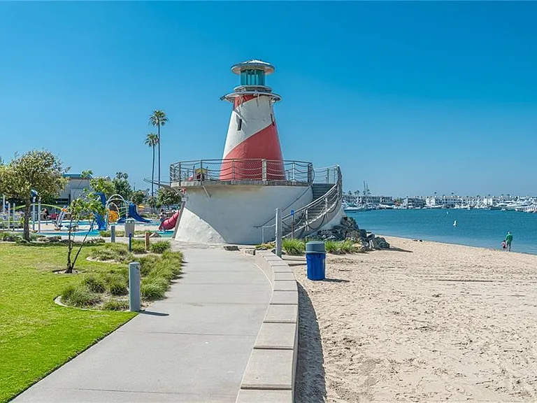 1808 W Balboa Blvd #B — Photo 9
