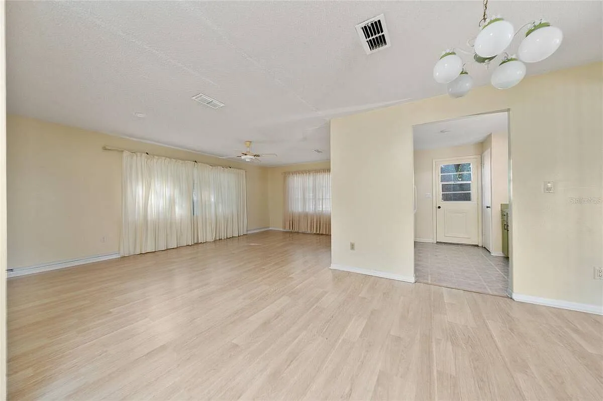 2 bed, 2.0 bath, 1128 sqft, $1,575 — Photo 4